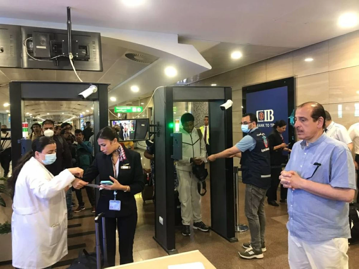 نائب وزير الصحة يتفقد الحجر الصحى بمطار القاهرة ويتابع إجراءات استقبال الحجاج والقادمين