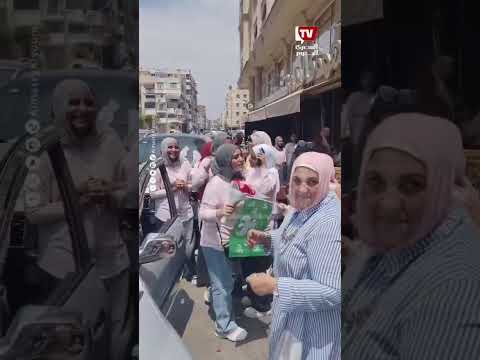 احتفالات طالبات الإعدادية ببورسعيد وأولياء أمورهم في آخر أيام الامتحانات