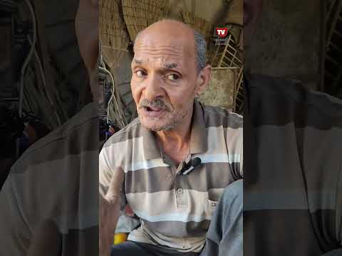 عم زين أشهر قفاص بالدقهلية.. 50 سنة في صناعة الفن من جريد النخل